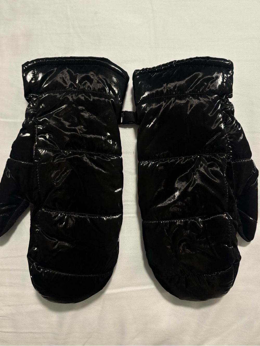 MOVING SALE: Athleta Black Quilted Puffer Mittens